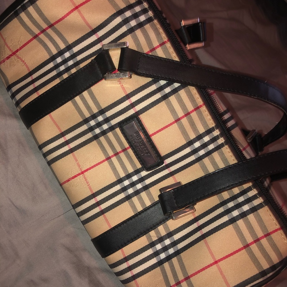Burberry purse